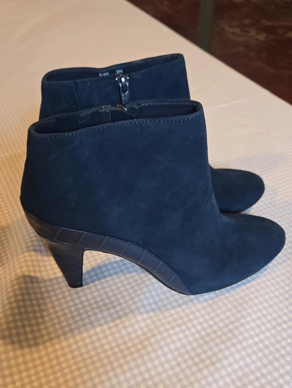 New In the Box, Bella Vita Women's Navy Suede Ankle Boots, Size 9